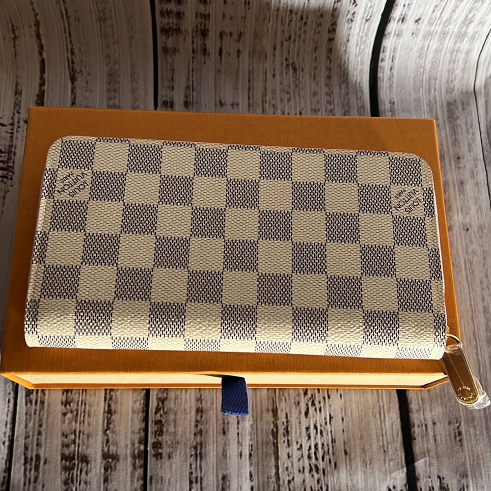 AUTHENTIC Louis Vuitton zippy wallet rose ballerine NEW